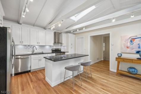 14 Fen Court Madison NJ 07940