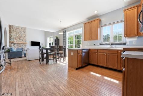 44 Haze Way Lopatcong NJ 08865