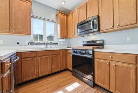 44 Haze Way Lopatcong NJ 08865