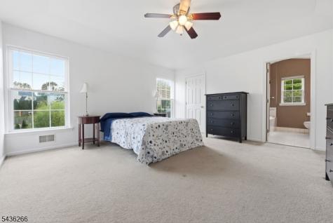 44 Haze Way Lopatcong NJ 08865