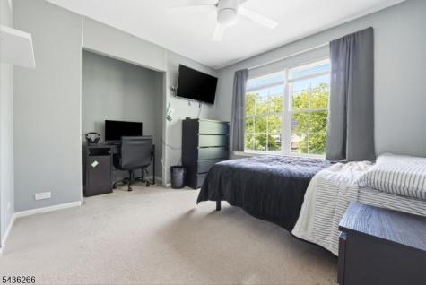 44 Haze Way Lopatcong NJ 08865