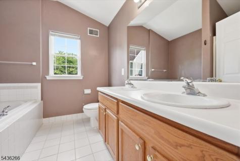 44 Haze Way Lopatcong NJ 08865