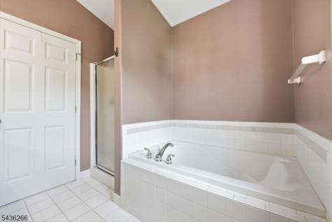 44 Haze Way Lopatcong NJ 08865