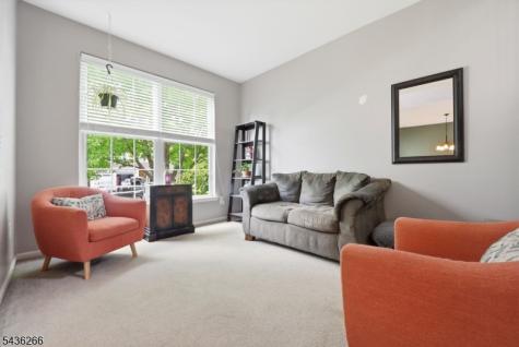 44 Haze Way Lopatcong NJ 08865