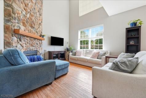 44 Haze Way Lopatcong NJ 08865