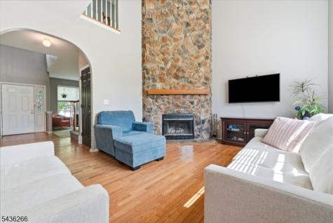 44 Haze Way Lopatcong NJ 08865