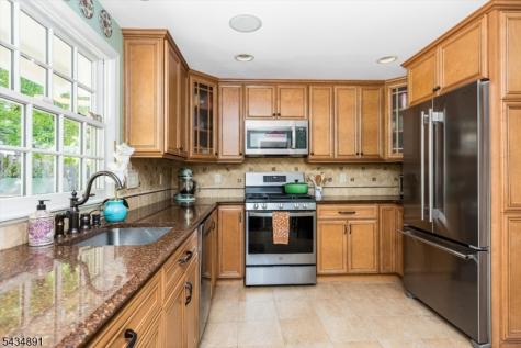 90 Stonehouse Road Glen Ridge Boro NJ 07028