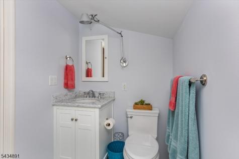90 Stonehouse Road Glen Ridge Boro NJ 07028