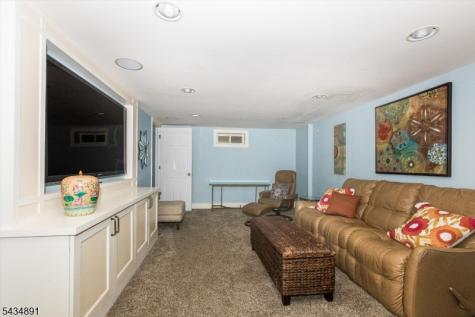 90 Stonehouse Road Glen Ridge Boro NJ 07028