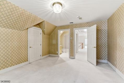 7 Alex Court Wyckoff NJ 07481