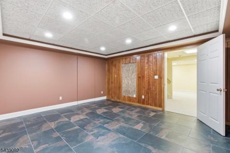 7 Alex Court Wyckoff NJ 07481