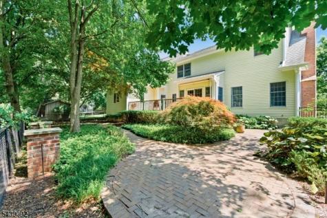 7 Alex Court Wyckoff NJ 07481