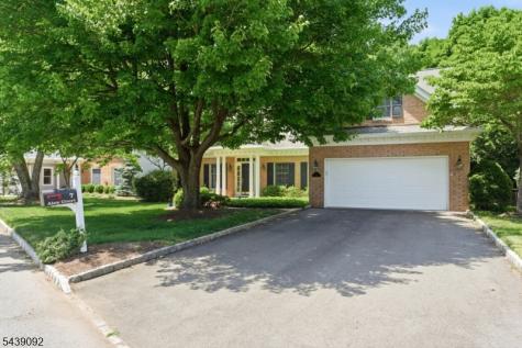 7 Alex Court Wyckoff NJ 07481