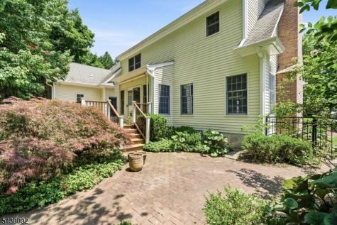 7 Alex Court Wyckoff NJ 07481