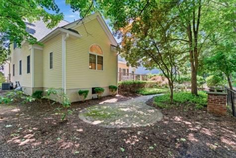 7 Alex Court Wyckoff NJ 07481