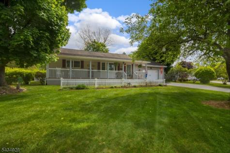 14 Justine Place Roxbury NJ 07876