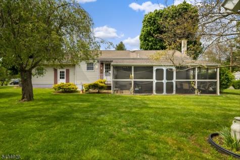 14 Justine Place Roxbury NJ 07876