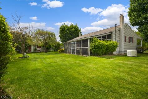 14 Justine Place Roxbury NJ 07876