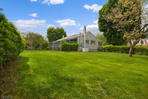 14 Justine Place Roxbury NJ 07876