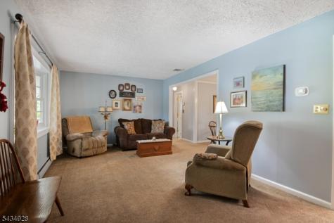 14 Justine Place Roxbury NJ 07876