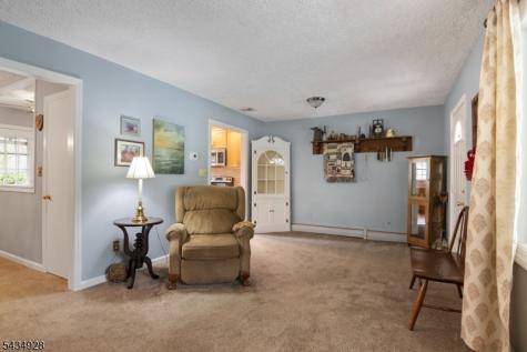 14 Justine Place Roxbury NJ 07876
