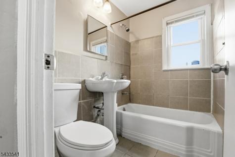 629 Erudo Street Linden NJ 07036