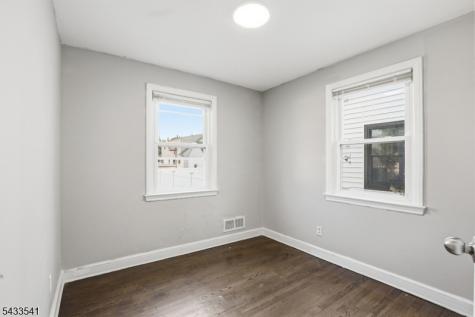 629 Erudo Street Linden NJ 07036