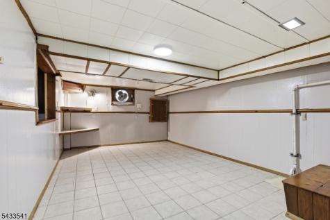 629 Erudo Street Linden NJ 07036