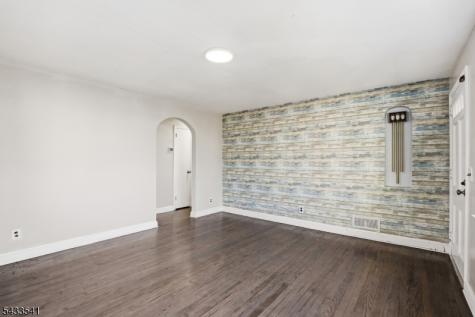 629 Erudo Street Linden NJ 07036