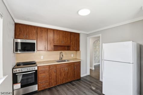 629 Erudo Street Linden NJ 07036