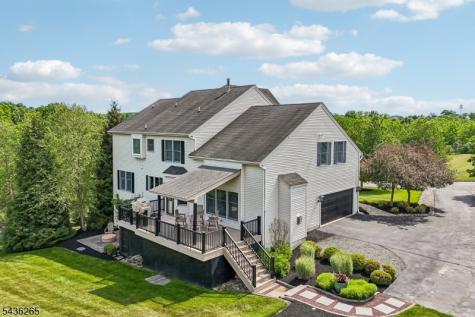 18 Steeple View Court West Amwell NJ 08530