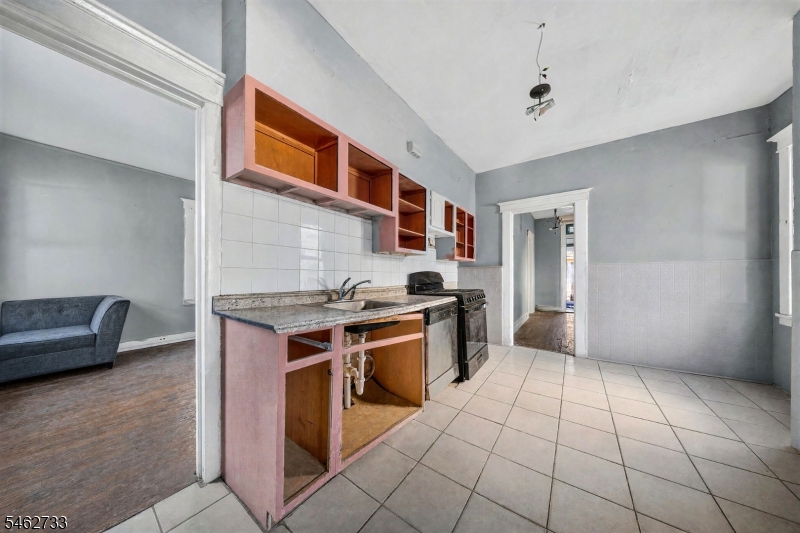 65 Revere Avenue Union NJ 07083