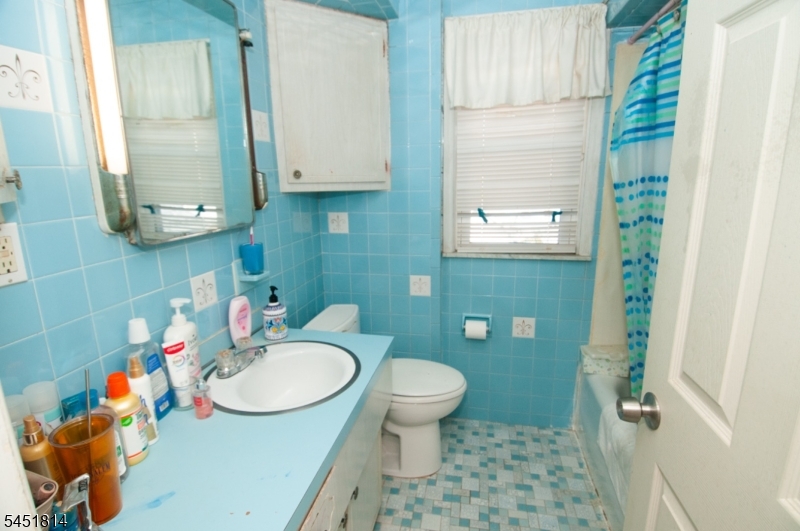 753 Bailey Avenue Elizabeth NJ 07208