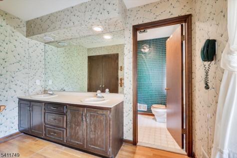 19 Arrowhead Drive Branchburg NJ 08853