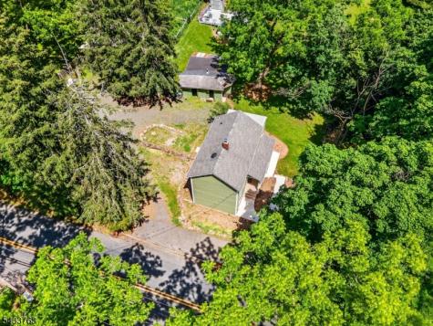 28 Old Clinton Road Raritan NJ 08822