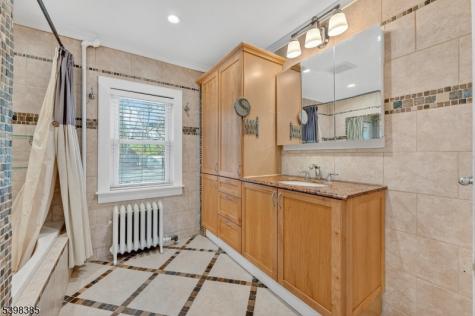 28 Old Clinton Road Raritan NJ 08822
