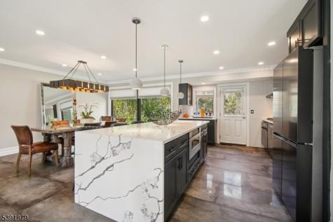 223 Chaucer Drive Berkeley Heights NJ 07922