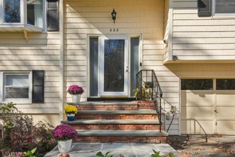 223 Chaucer Drive Berkeley Heights NJ 07922