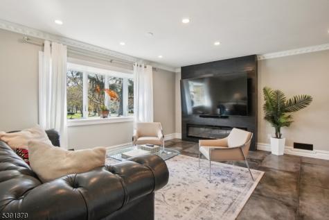 223 Chaucer Drive Berkeley Heights NJ 07922