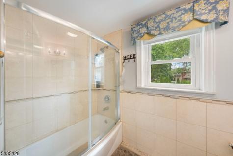 664 Duquesne Terrace Union NJ 07083