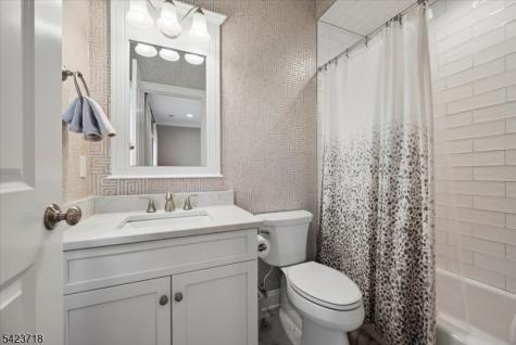 17 Countryside Lane Warren NJ 07059