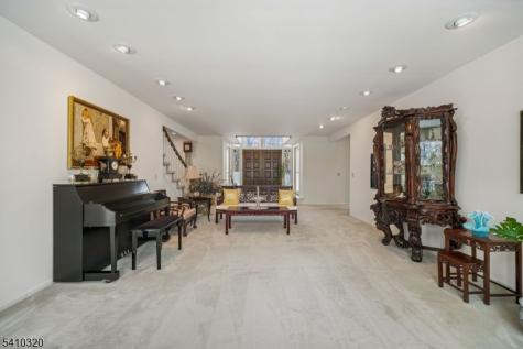 137 High Oaks Drive Warren NJ 07059