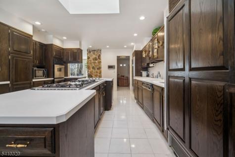 137 High Oaks Drive Warren NJ 07059