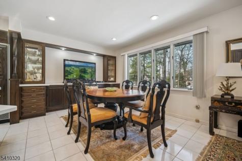 137 High Oaks Drive Warren NJ 07059