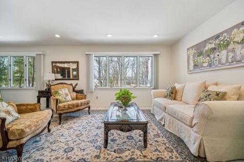 137 High Oaks Drive Warren NJ 07059
