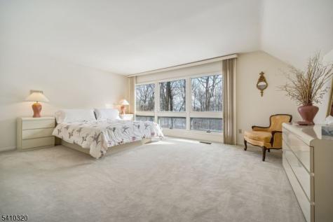 137 High Oaks Drive Warren NJ 07059