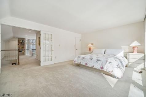 137 High Oaks Drive Warren NJ 07059