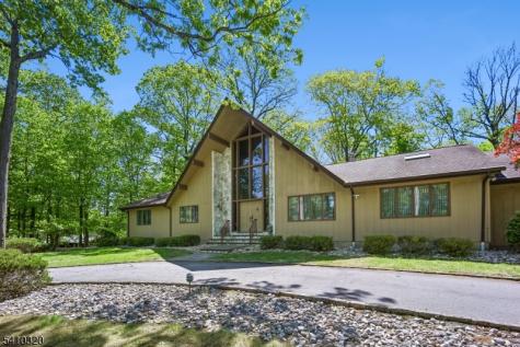 137 High Oaks Drive Warren NJ 07059