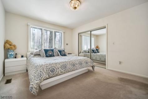 137 High Oaks Drive Warren NJ 07059