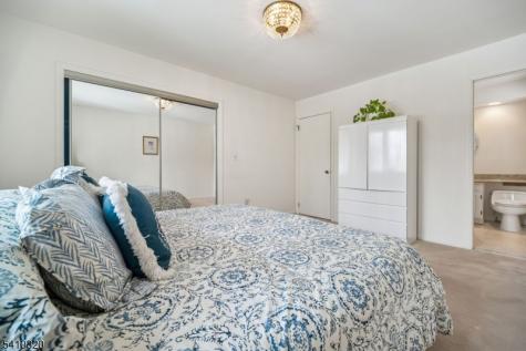 137 High Oaks Drive Warren NJ 07059